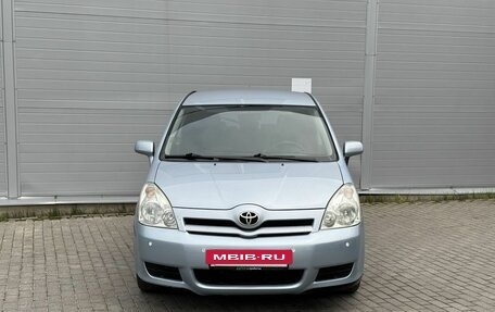 Toyota Corolla Verso I, 2005 год, 545 000 рублей, 2 фотография