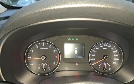 KIA Sportage IV рестайлинг, 2018 год, 2 050 000 рублей, 13 фотография