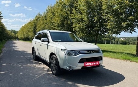 Mitsubishi Outlander III рестайлинг 3, 2013 год, 2 000 000 рублей, 7 фотография