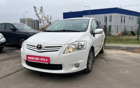 Toyota Auris II, 2011 год, 1 080 000 рублей, 3 фотография
