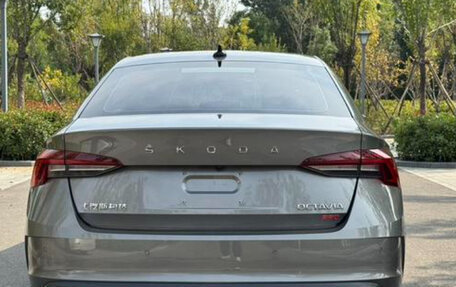 Skoda Karoq I, 2022 год, 1 820 000 рублей, 5 фотография