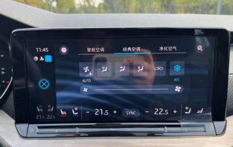 Skoda Karoq I, 2022 год, 1 820 000 рублей, 10 фотография