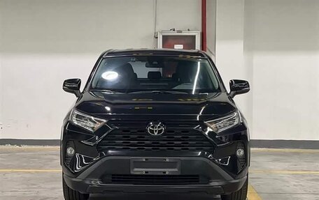 Toyota RAV4, 2022 год, 2 685 000 рублей, 2 фотография