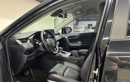 Toyota RAV4, 2022 год, 2 685 000 рублей, 4 фотография