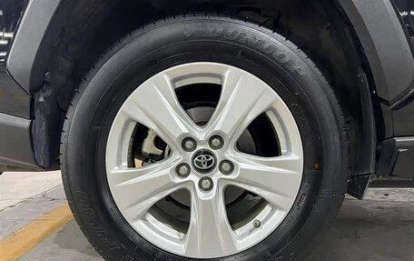 Toyota RAV4, 2022 год, 2 685 000 рублей, 9 фотография