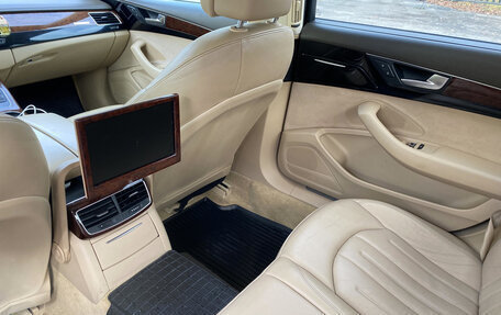 Audi A8, 2011 год, 1 300 000 рублей, 11 фотография