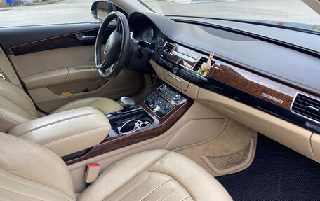 Audi A8, 2011 год, 1 300 000 рублей, 14 фотография