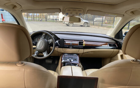 Audi A8, 2011 год, 1 300 000 рублей, 13 фотография