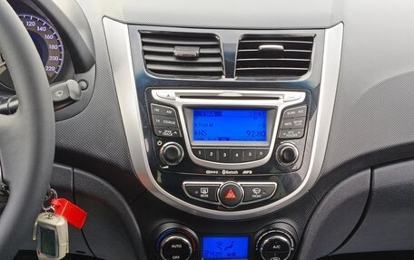 Hyundai Solaris II рестайлинг, 2012 год, 919 995 рублей, 19 фотография