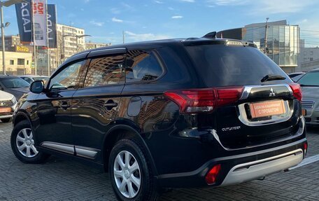 Mitsubishi Outlander III рестайлинг 3, 2020 год, 1 850 000 рублей, 6 фотография