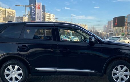 Mitsubishi Outlander III рестайлинг 3, 2020 год, 1 850 000 рублей, 4 фотография