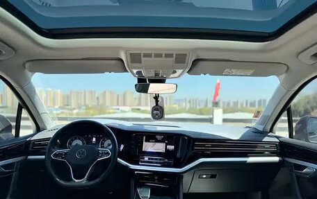 Volkswagen Touareg III, 2021 год, 4 400 000 рублей, 8 фотография