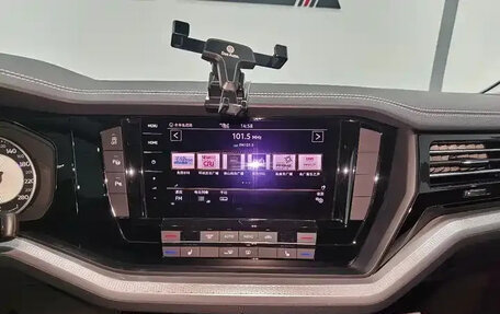 Volkswagen Touareg III, 2021 год, 4 400 000 рублей, 14 фотография