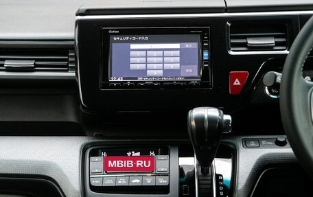 Honda Stepwgn IV, 2017 год, 1 898 000 рублей, 16 фотография