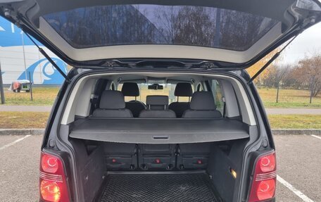 Volkswagen Touran III, 2010 год, 790 000 рублей, 3 фотография