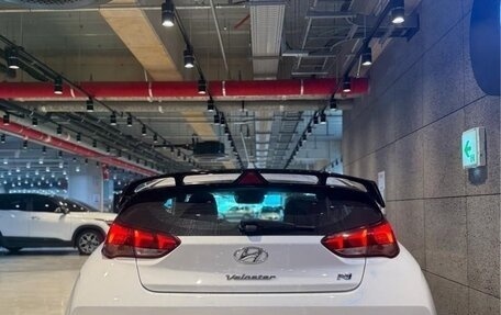 Hyundai Veloster II, 2022 год, 1 818 000 рублей, 3 фотография