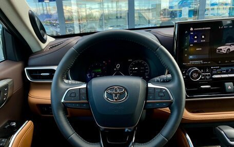 Toyota Highlander, 2025 год, 6 130 000 рублей, 19 фотография