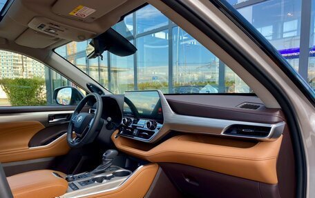 Toyota Highlander, 2025 год, 6 130 000 рублей, 33 фотография