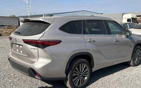 Toyota Highlander, 2025 год, 5 600 000 рублей, 3 фотография