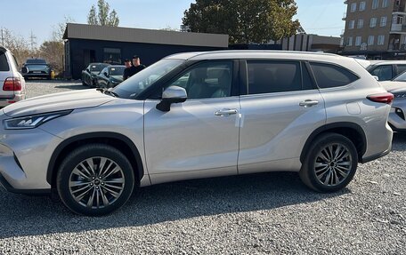 Toyota Highlander, 2025 год, 5 600 000 рублей, 2 фотография