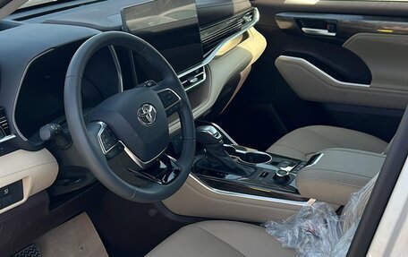 Toyota Highlander, 2025 год, 5 600 000 рублей, 8 фотография