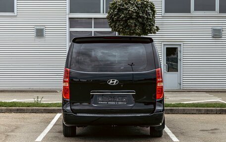 Hyundai Grand Starex Grand Starex I рестайлинг 2, 2014 год, 2 000 000 рублей, 5 фотография