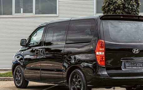 Hyundai Grand Starex Grand Starex I рестайлинг 2, 2014 год, 2 000 000 рублей, 9 фотография