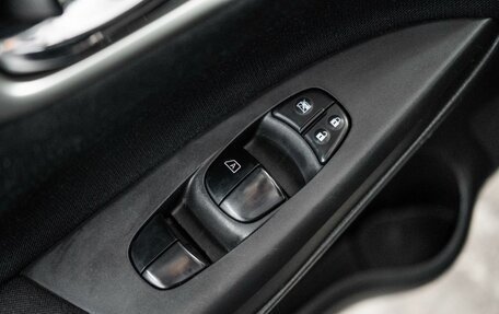 Nissan Tiida, 2015 год, 900 000 рублей, 16 фотография