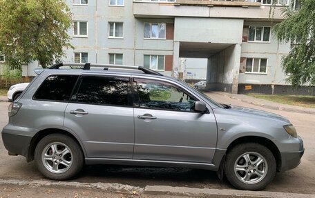 Mitsubishi Outlander III рестайлинг 3, 2003 год, 500 000 рублей, 2 фотография