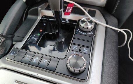 Toyota Land Cruiser 200, 2016 год, 5 250 000 рублей, 24 фотография