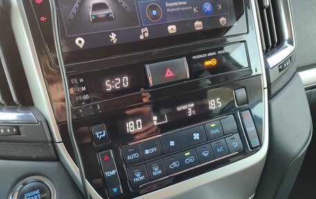 Toyota Land Cruiser 200, 2016 год, 5 250 000 рублей, 30 фотография