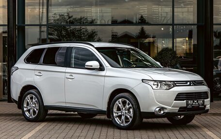 Mitsubishi Outlander III рестайлинг 3, 2014 год, 1 350 000 рублей, 3 фотография