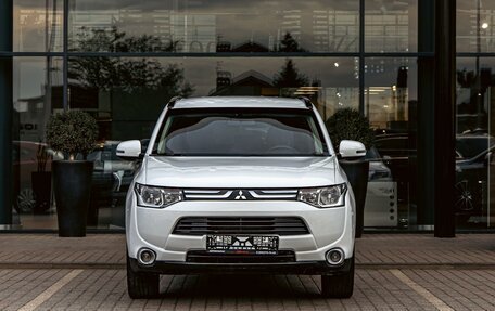 Mitsubishi Outlander III рестайлинг 3, 2014 год, 1 350 000 рублей, 2 фотография