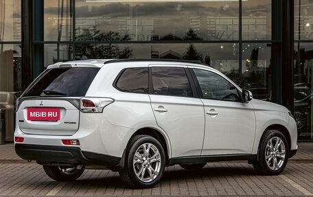 Mitsubishi Outlander III рестайлинг 3, 2014 год, 1 350 000 рублей, 6 фотография