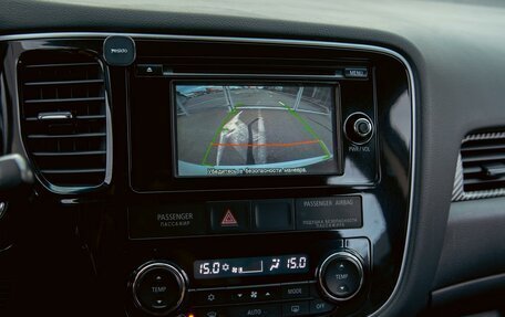 Mitsubishi Outlander III рестайлинг 3, 2014 год, 1 350 000 рублей, 14 фотография