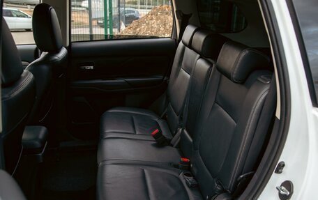 Mitsubishi Outlander III рестайлинг 3, 2014 год, 1 350 000 рублей, 16 фотография