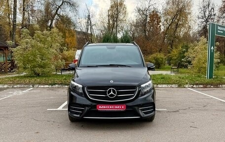 Mercedes-Benz V-Класс, 2018 год, 3 800 000 рублей, 1 фотография