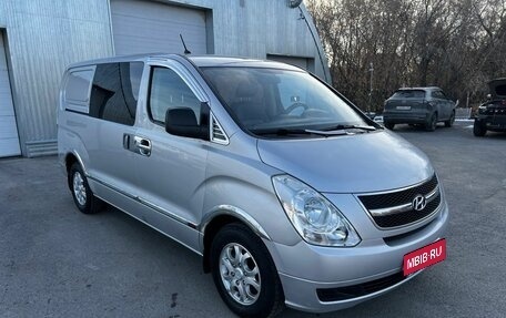 Hyundai Grand Starex Grand Starex I рестайлинг 2, 2009 год, 950 000 рублей, 1 фотография