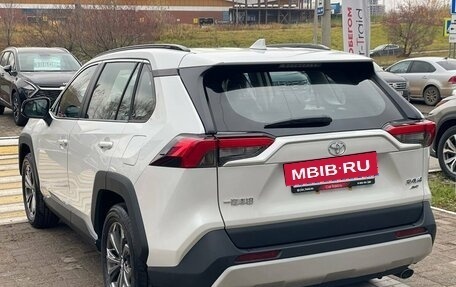 Toyota RAV4, 2025 год, 3 890 000 рублей, 7 фотография