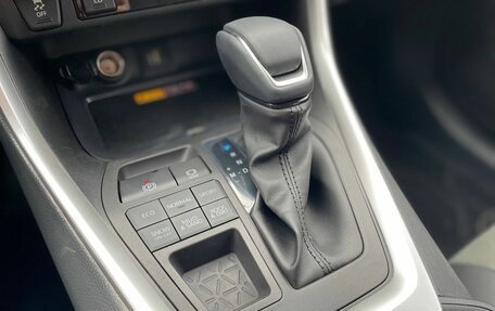Toyota RAV4, 2025 год, 3 890 000 рублей, 20 фотография
