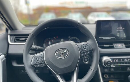 Toyota RAV4, 2025 год, 3 890 000 рублей, 16 фотография