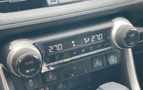 Toyota RAV4, 2025 год, 3 890 000 рублей, 19 фотография