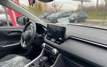 Toyota RAV4, 2025 год, 3 890 000 рублей, 23 фотография