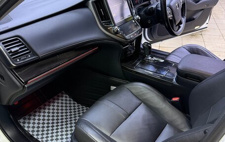 Toyota Crown, 2016 год, 2 850 000 рублей, 14 фотография