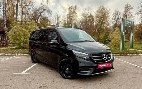 Mercedes-Benz V-Класс, 2018 год, 3 800 000 рублей, 2 фотография
