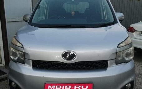 Toyota Voxy II, 2012 год, 1 300 000 рублей, 1 фотография