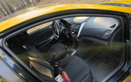 Hyundai Solaris II рестайлинг, 2012 год, 730 000 рублей, 2 фотография