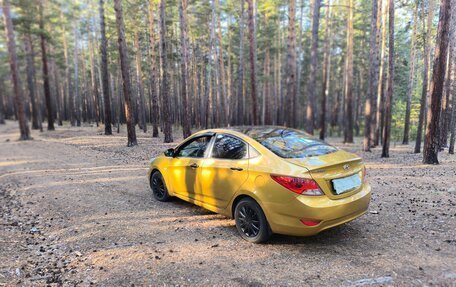 Hyundai Solaris II рестайлинг, 2012 год, 730 000 рублей, 5 фотография