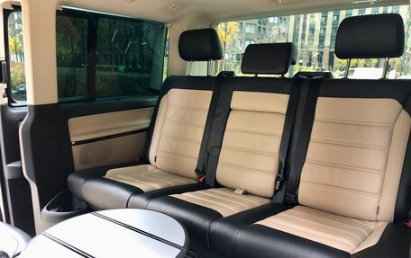 Volkswagen Multivan T6 рестайлинг, 2018 год, 4 499 000 рублей, 15 фотография