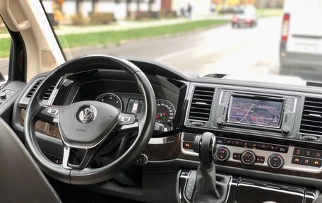 Volkswagen Multivan T6 рестайлинг, 2018 год, 4 499 000 рублей, 14 фотография